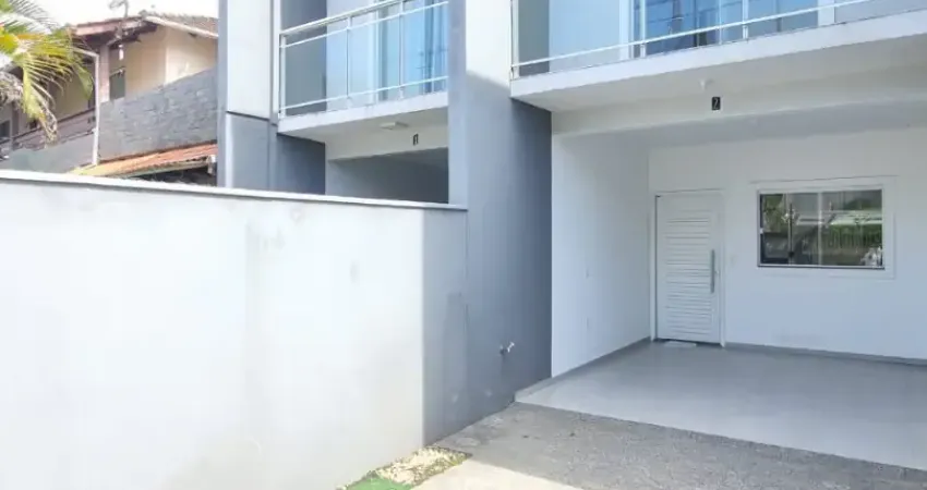 Sobrado geminado com suíte semi mobiliado — oportunidade raríssima em uma área onde ninguém vende porque ninguém quer sair