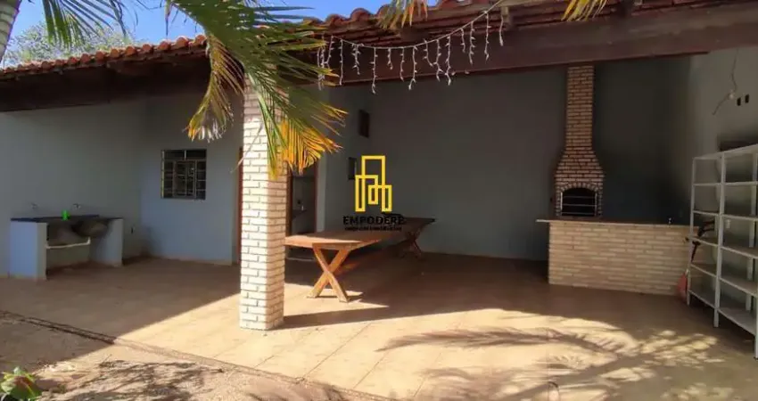 Casa para Venda em Uberlândia, Santa Rosa, 3 dormitórios, 1 suíte, 2 banheiros, 3 vagas