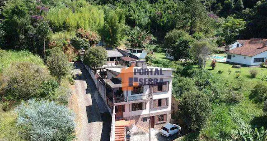 2 casas com 2 dormitórios + kitnet à venda, 294 m² por R$ 790.000 - Vale do Paraíso - Teresópolis/RJ