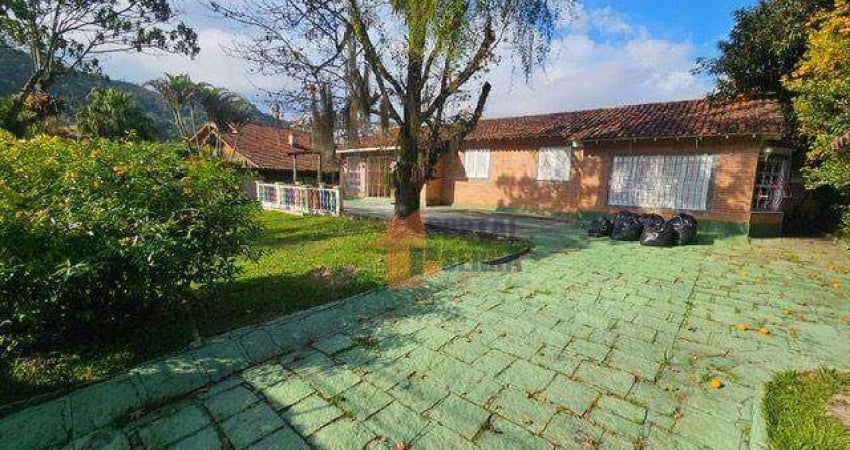 Casa com 4 quartos à venda, 290 m² por R$ 950.000 - Barra do Imbuí - Teresópolis/RJ