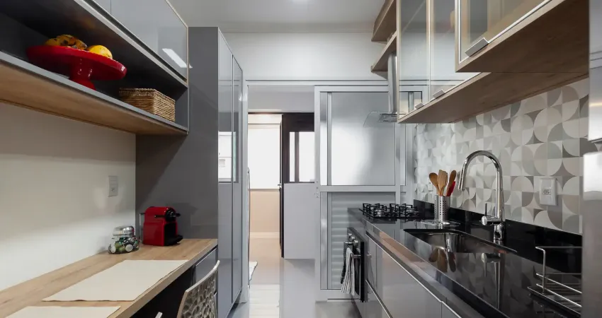 Apartamento 2 dormitórios , sendo uma 1 suíte, 1 vaga de garagem à venda