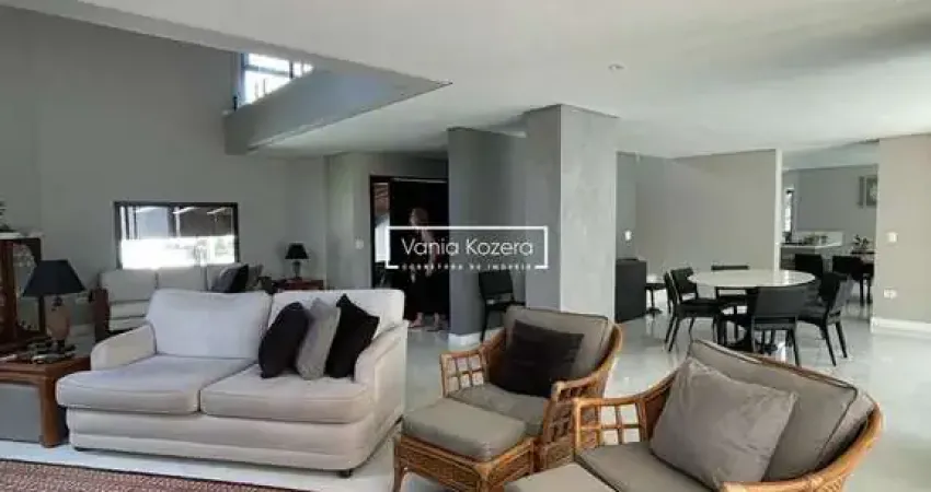 Casa Residencial 5 - 550 m2 A/T-3 suítes- 4.100.000-toda reformada- Sta Parnaíba