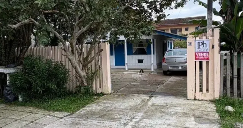 Excelente sobrado na cohapar, muito bem localizado, proximo ao supermercado bavaresco, escolas e agencia do contribuinte (iptu).