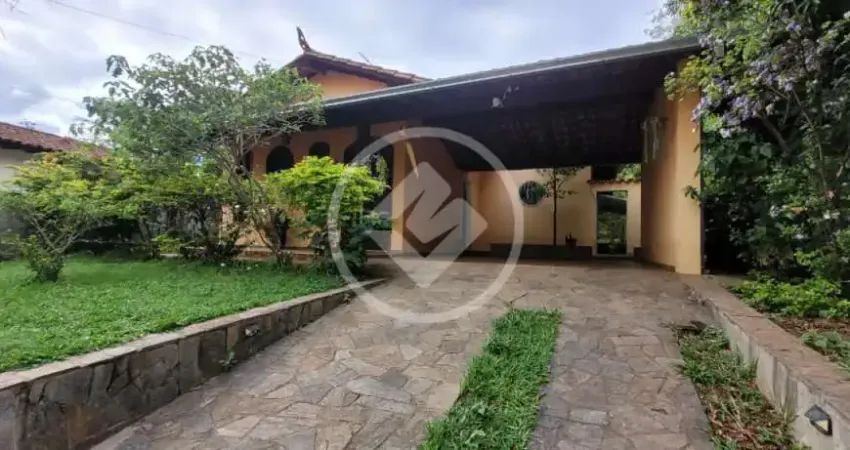 Casa colonial - centro - lagoa santa/mg - 03 quartos - 01 suíte - em lote de 2.500m codigo: 159153