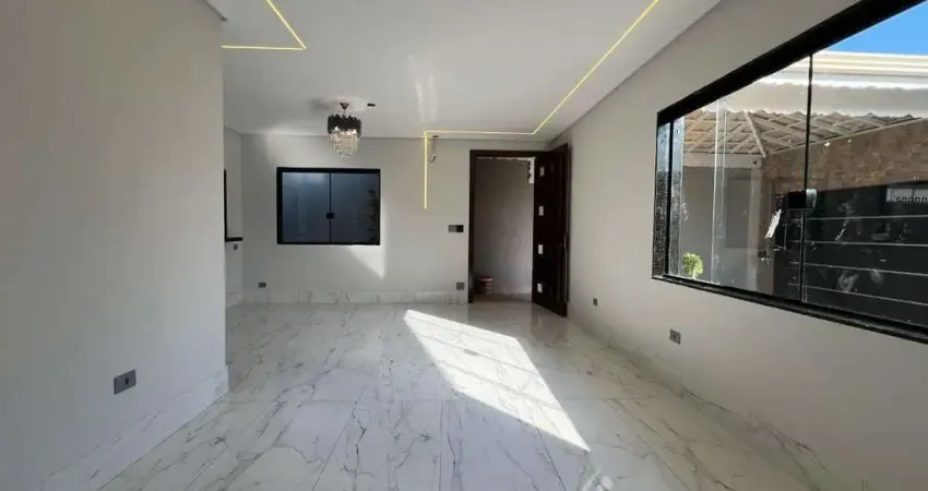 CASA COM PISCINA, 4 SUITES SENDO 1 MASTER PARA VENDA NA VILA CAIÇARA