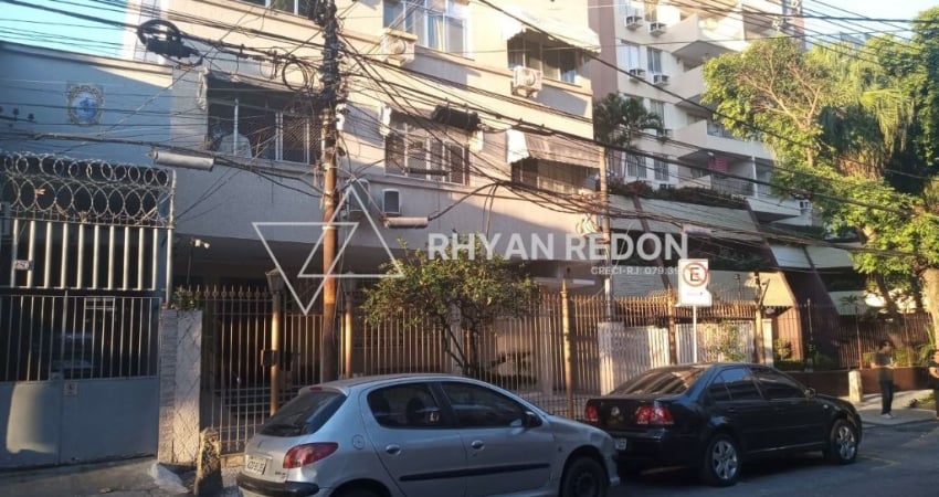 Apartamento exclusivo de 2 quartos, banheiros, em condomínio fechado, na Tijuca