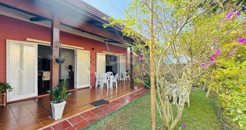 Casa com 4 Dormitórios, a 190 metros da praia no Stella Maris – Terreno de 360m² - Oportunidade!