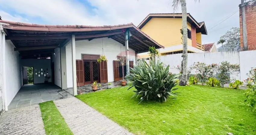 Imperdível! casa com 5 dormitórios e espaço gourmet a 150m da praia no stella maris
