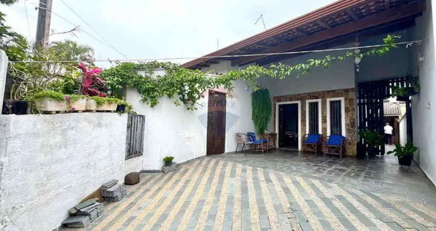 Casa com 3 quartos à venda na Avenida Eduardo Alvares Machado, 979, Balneario Sambura, Peruíbe