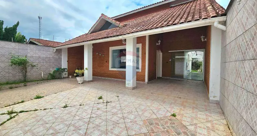 Casa com 3 quartos à venda na Rua Washington menezes de camargo, 992, Parque Balneário Oásis, Peruíbe