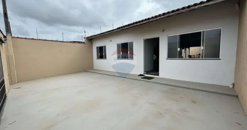 Casa em peruíbe com 3 dormitórios, piscina e churrasqueira!