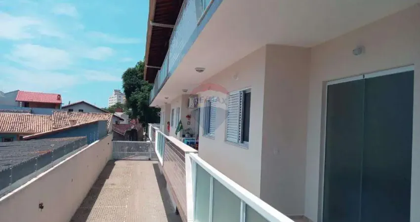 Apartamento de 1 dormitório no centro de peruíbe colado a área comercial