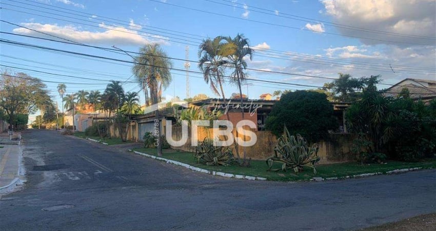 Casa com 7 quartos à venda na Rua J33, 23, Setor Jaó, Goiânia