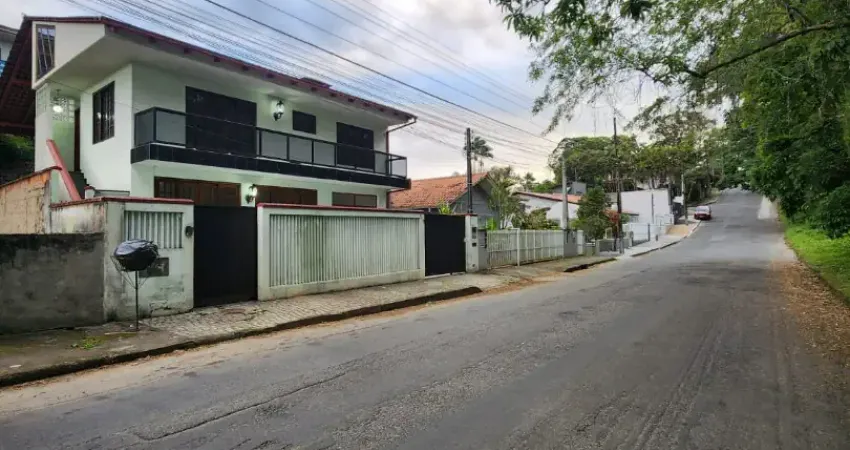Oportunidade imperdível no floresta – casa espaçosa próxima à peixaria da barra