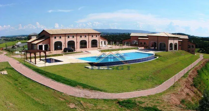 Casa térrea de alto padrão no condomínio Campo de Toscana, em Vinhedo/SP.