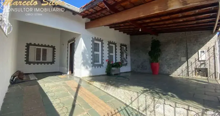 CASA TÉRREA, ÓTIMA LOCALIZAÇÃO PRÓXIMO AO CENTRO - BRAGANÇA PAULISTA, SP