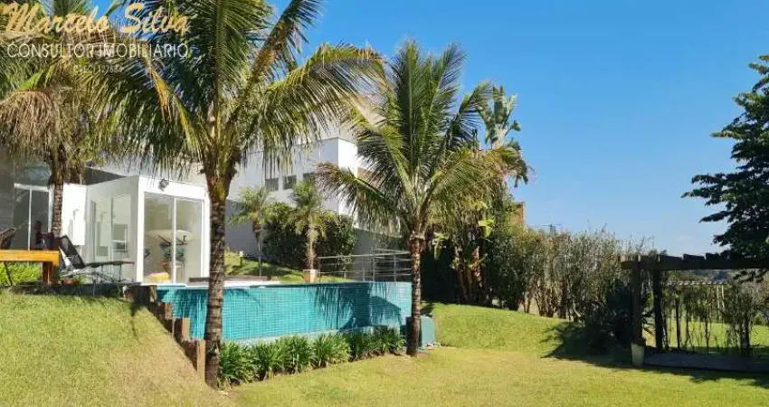 Pé na água , maravilhosa na represa, casa em condomínio com acesso pra água