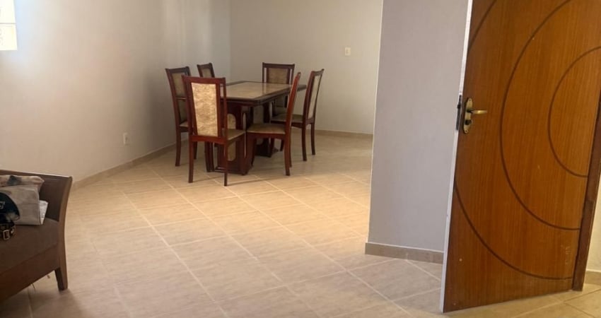 ALUGO APARTAMENTO  PRÓXIMO AO CENTRO DA CIDADE COM 3 QUARTOS