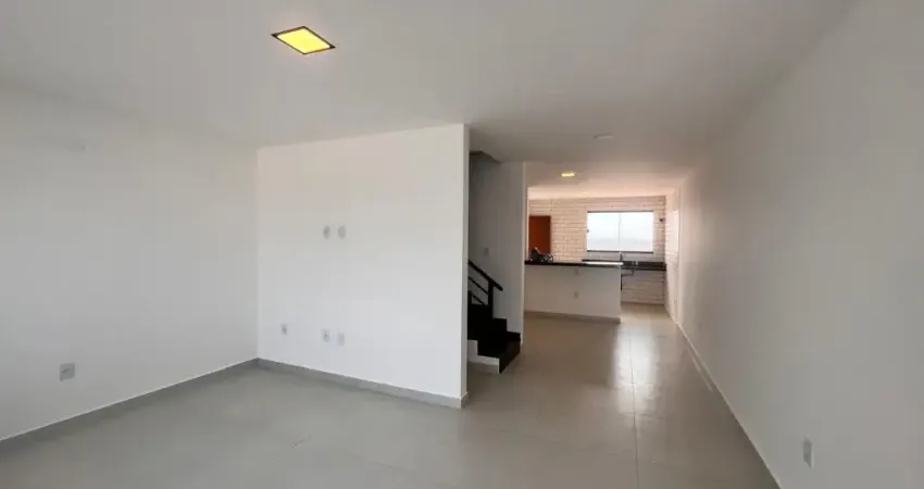 CASA NOVA COM CONCEITO ABERTO E AMPLO QUINTAL NO VALE DAS PALMEIRAS