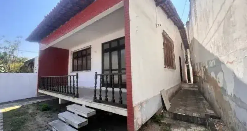 Casa com 4 quartos para alugar na Rua Doutor Francisco Portela, 391, Centro, Macaé