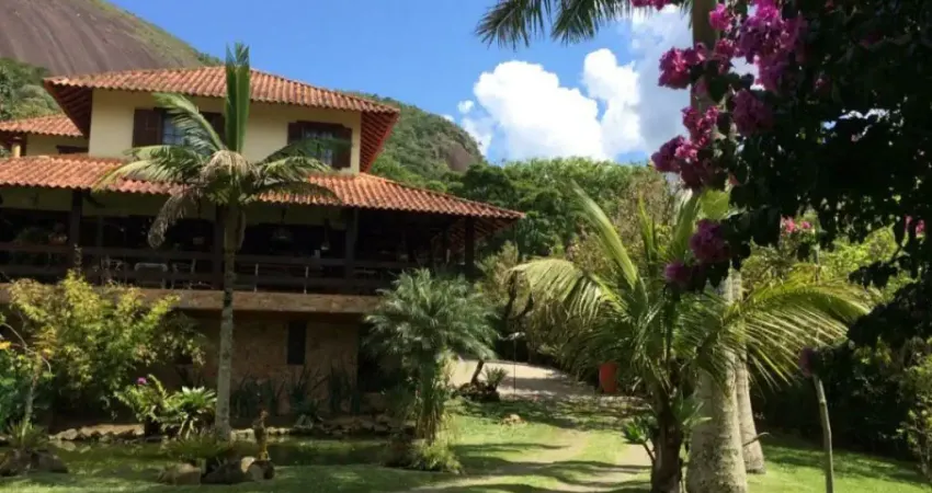 Casa em condomínio fechado com 4 quartos à venda no Samambaia, Petrópolis