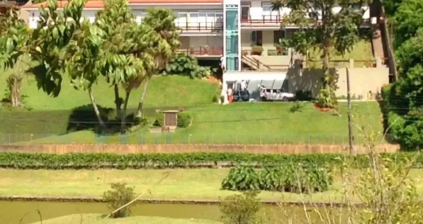 Casa à venda em frente ao Lago Quitandinha em Petrópolis!