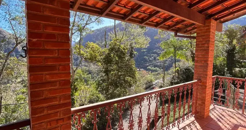 Casa à venda em condomínio de alto padrão em itaipava, petrópolis rj