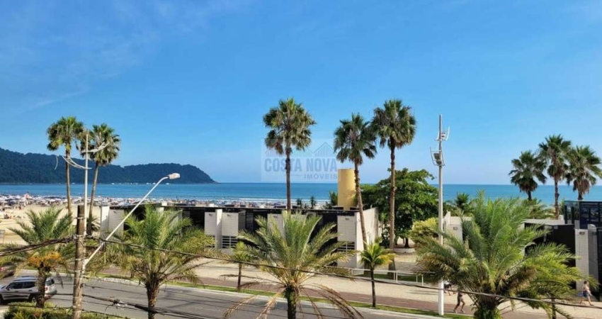 Apartamento a venda. 3 quartos sendo 1 suíte, andar de escada, frente mar