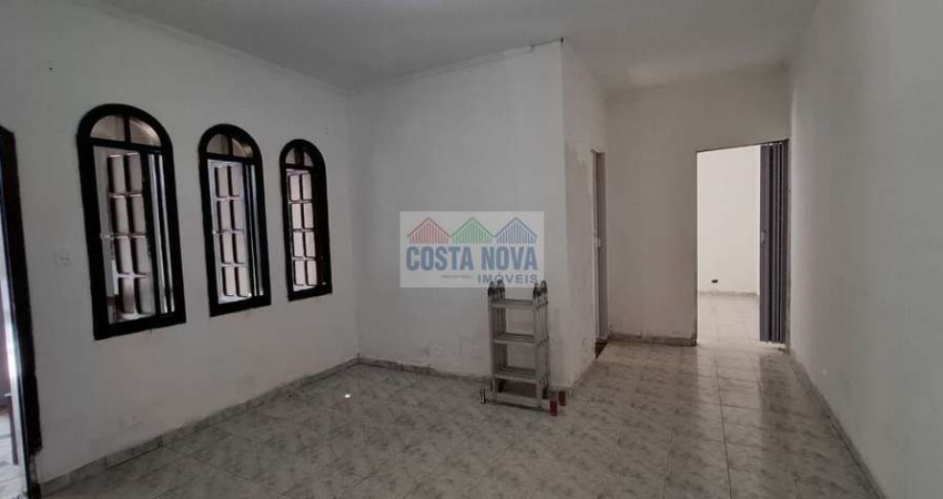 Casa a venda com mais 2 lojas no terreno no bairro Anhanguera em Praia Grande-SP
