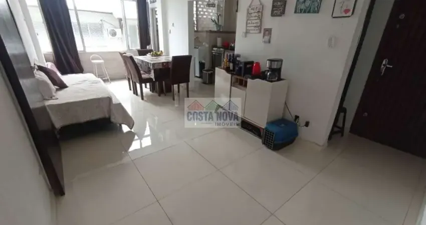 Apto 1 dormitório reformado próx à praia do Gonzaguinha, em SV