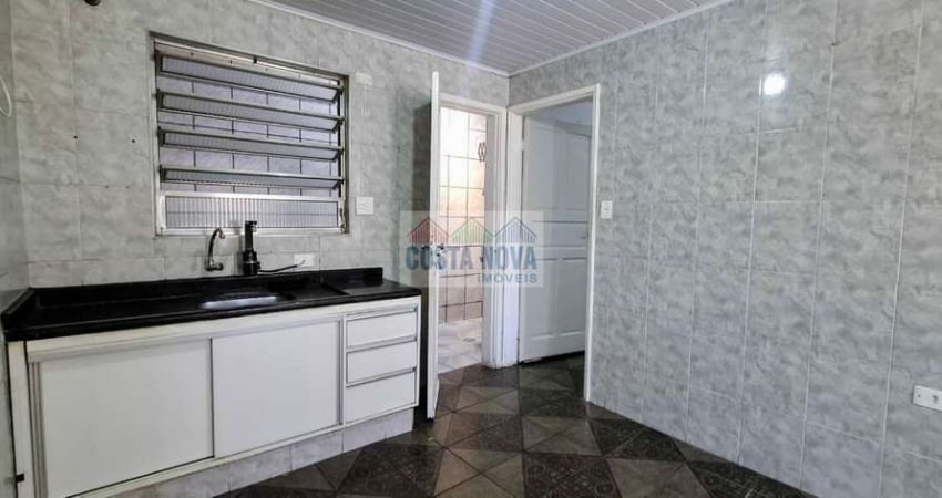 Casa térrea 2 dormitórios com quintal e 3 vagas na Aviação ? A poucos metros da praia