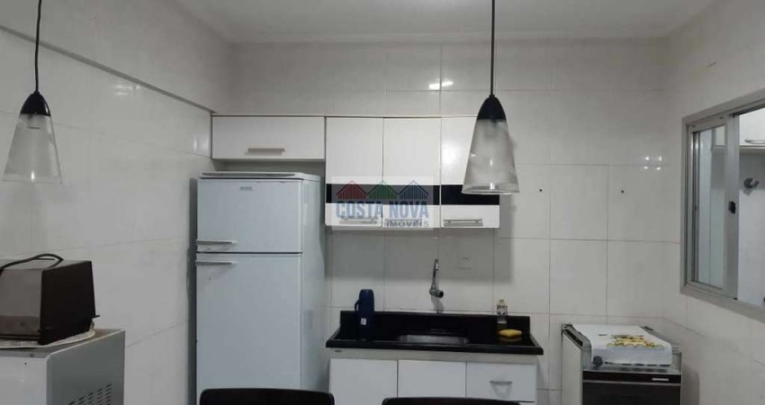 Apartamento com 64m², de 1 quarto e sala, a uma quadra da praia