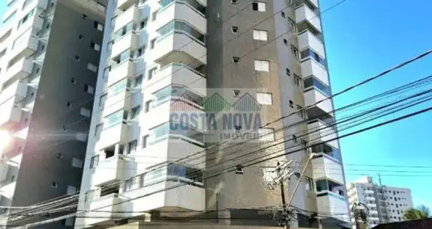 Apartamento de dois dormitórios com sacada gourmet próximo a praia