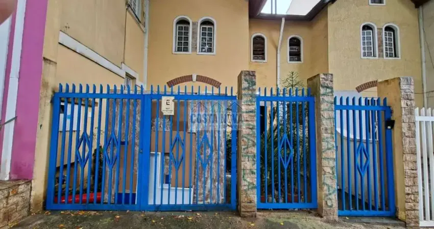Sobrado espaçoso na Barra Funda com 4 quartos e aluguel com IPTU incluso