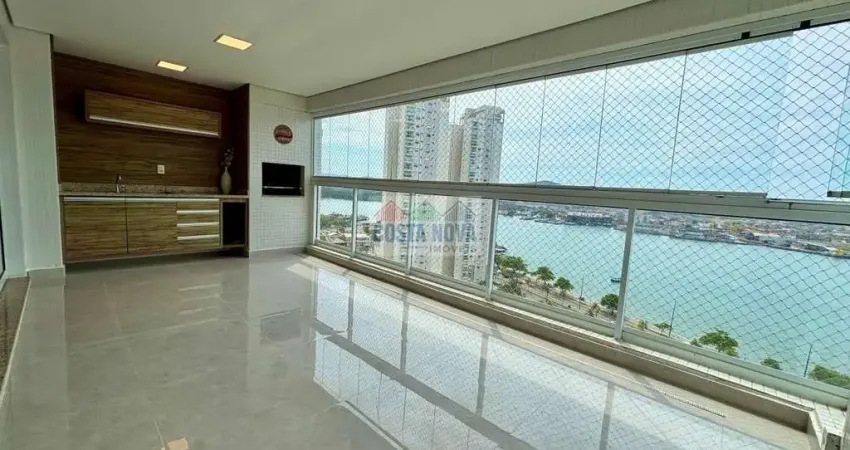 Reformado com 3 dormitórios com varanda gourmet e vista mar em todos os quartos na ponta da praia