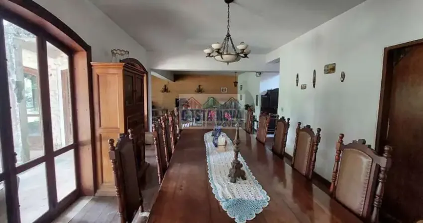 Sobrado de 520m² para reforma em terreno de 4.500,00m² na serra da cantareira