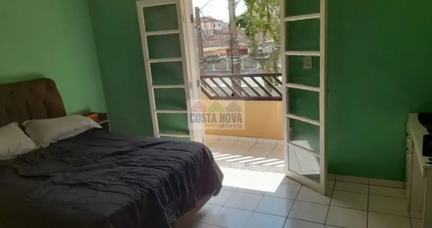 Sobrado com 116m², 3 dormitórios (1 suíte), varanda e churrasqueira, são vicente