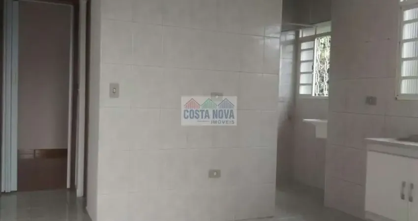 Casa para locação com 40m², 1 quarto, 1 cozinha, 1 banheiro, lavanderia e despesas independentes