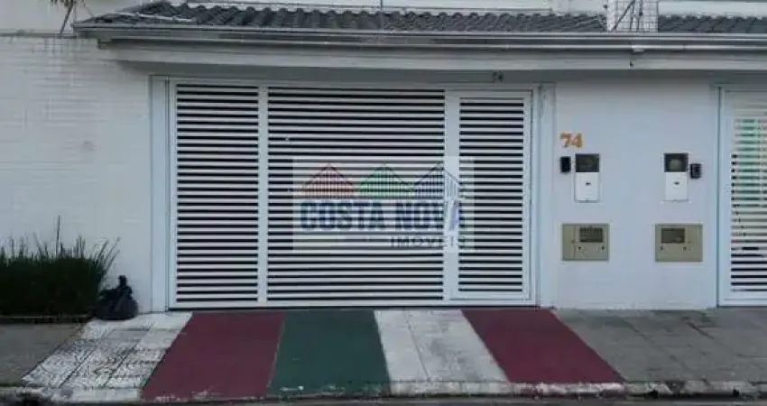 Sobrado alto padrão no canto do forte com 4 dormitórios, 2 suítes, 3 banheiros e 2 vagas de garagem