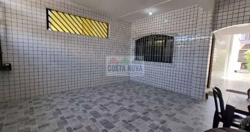 Sobrado com 2 quartos, 3 banheiros à 700m da praia na ocian - praia grande - sp