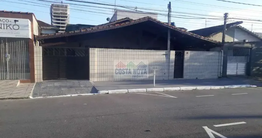 Casa com 4 dormitórios, 3 vagas de Garagem no bairro do Boqueirão