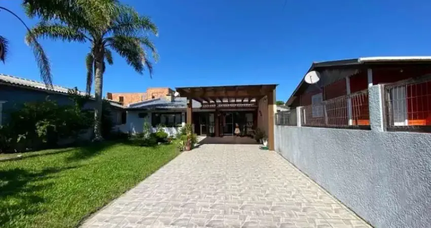 Oportunidade Única! Casa de 2 Dormitórios em Tramandaí por  Apenas R$250 Mil!