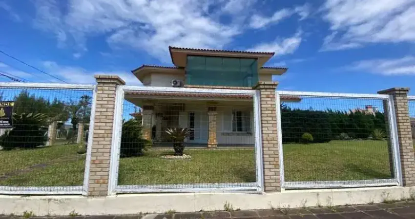 Venda de lindissima casa com 5 dormitórios, piscina, a poucas quadras do mar em tramandaí !