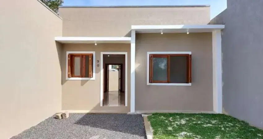 Venda de linda casa geminada, nova nunca habitada, com 2 dormitórios, pátio frente e fundos.