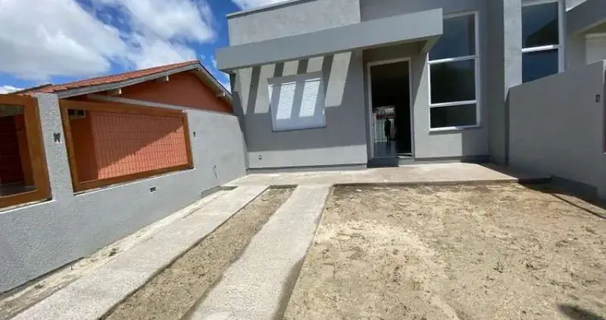 Linda casa, ótimo padrão construtivo, a poucas quadras do mar !