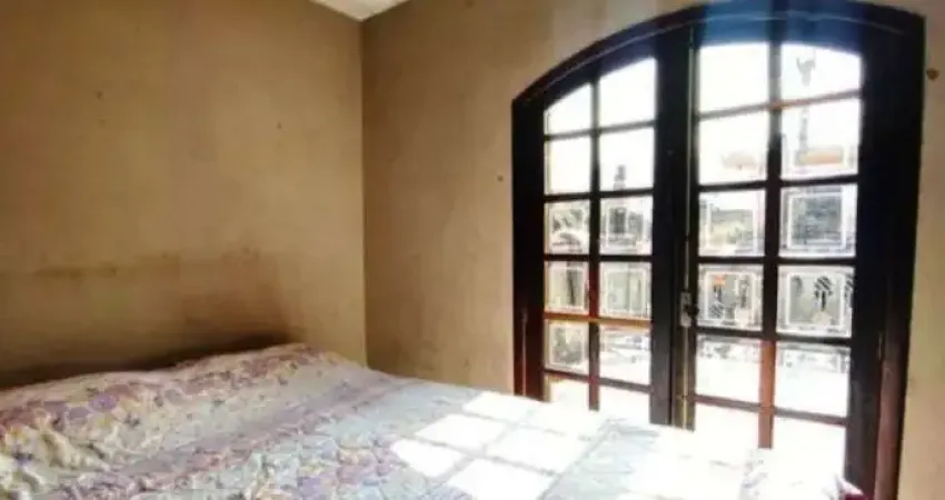 Sobrado à venda, 2 quartos, 6 vagas, Jardim Beatriz - Taboão da Serra/SP