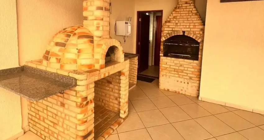 Vendo excelente apartamento em condomínio na Glória