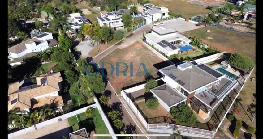 SMPW 26 - TERRENO PARK WAY  2500 m2 totais Vista livre - Condomínio alto padrão  Segurança completa