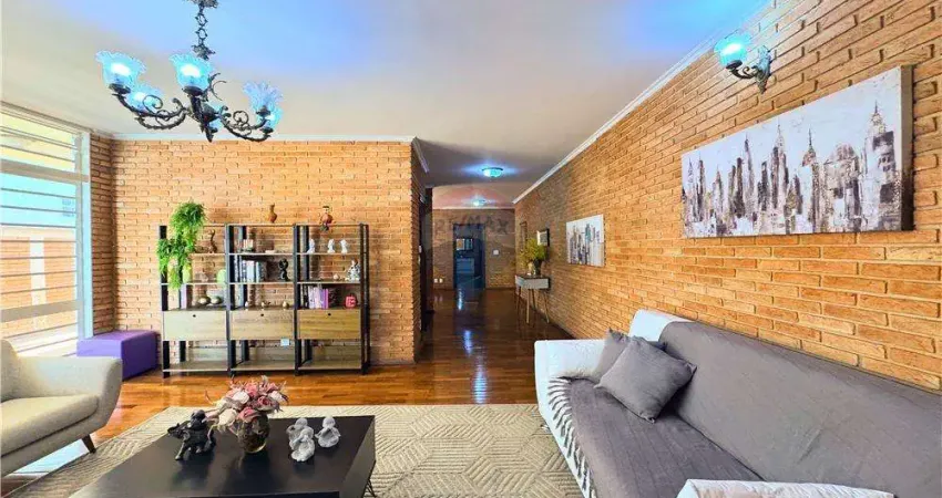 Casa com 3 quartos (1 suíte) Escritório Fotovoltaica 4 vagas Jardim Sumaré