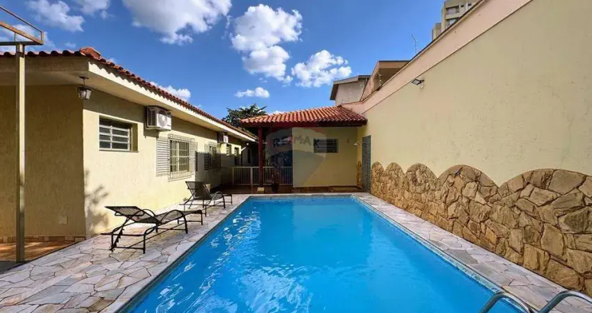 Casa térrea 5 quartos sendo duas suítes em terreno de 800m²